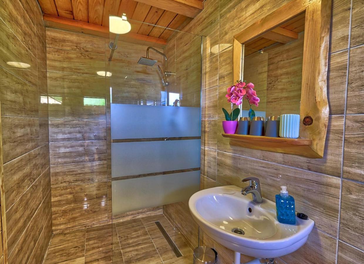 Vitanje Glamping Brodej酒店 外观 照片